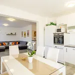Apartment Casa Matea - 90 M From The Sea, New Private Swimming Pool Pula