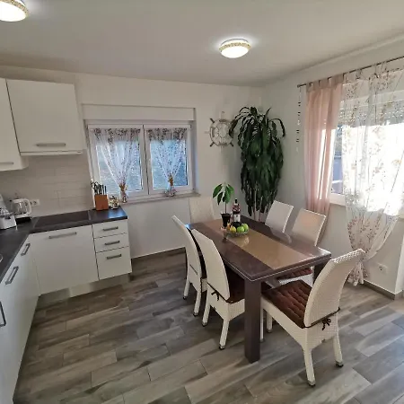 Apartment Casa Matea - 90 M From The Sea, New Private Swimming Pool *