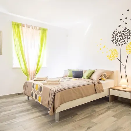 Apartment Casa Matea - 90 M From The Sea, New Private Swimming Pool