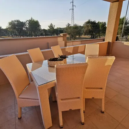Casa Matea - 90 M From The Sea, New Private Swimming Pool Apartment Pula