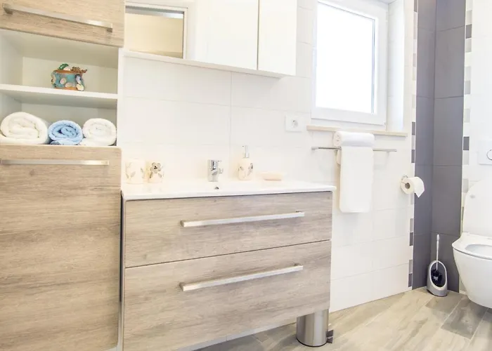 Casa Matea - 90 M From The Sea, New Private Swimming Pool 아파트 풀라